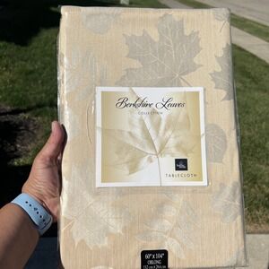 Homewear Harvest Berkshire Leaves Collection Polyester Ivory 60" x 104" NEW